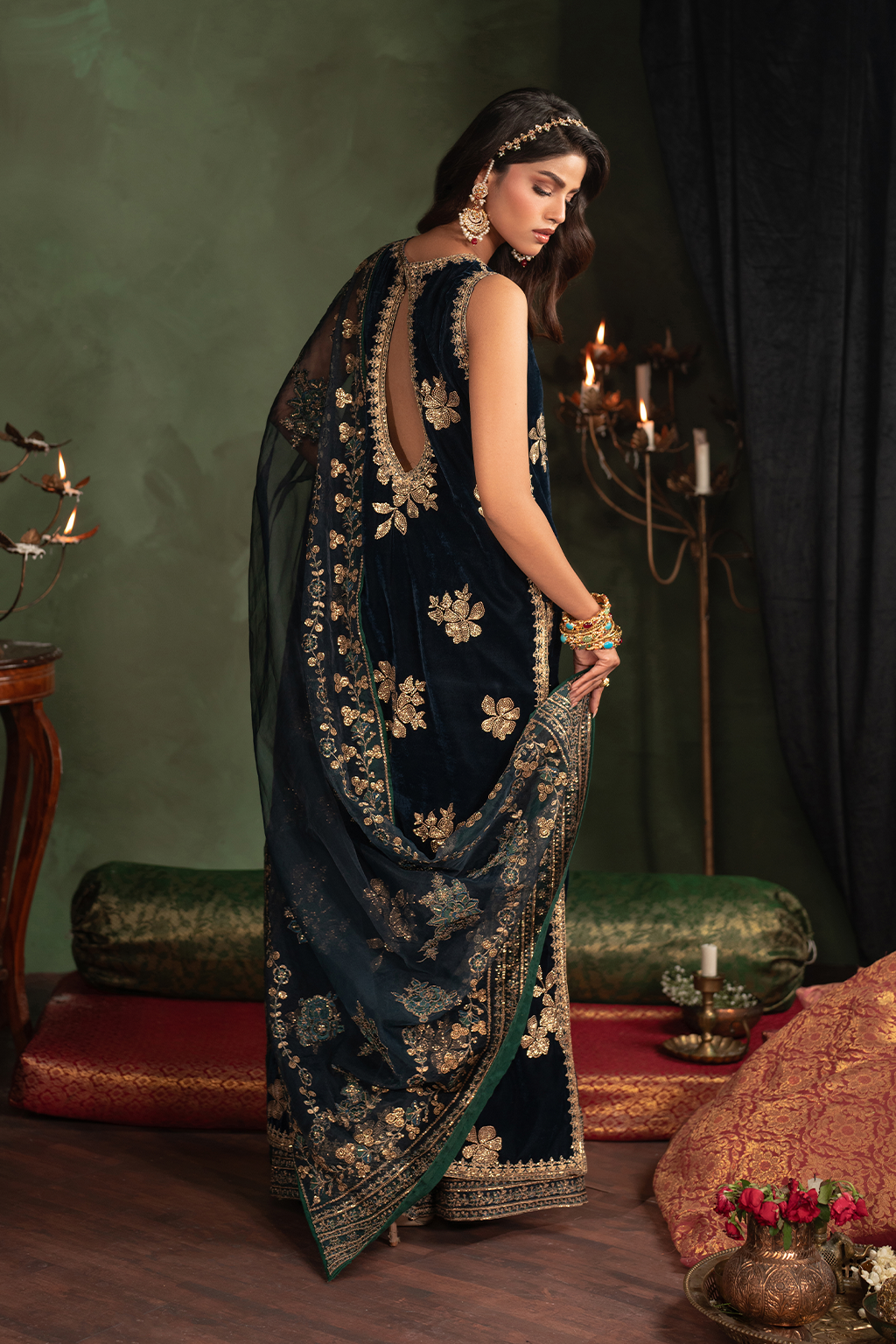 Iznik | Exclusive Velvet | IV-51 - Pakistani Designer Dress - by Iznik | Type: Ladies Clothes - 100% Original at Saira Sultan
