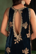 Iznik | Exclusive Velvet | IV-51 - Pakistani Designer Dress - by Iznik | Type: Ladies Clothes - 100% Original at Saira Sultan
