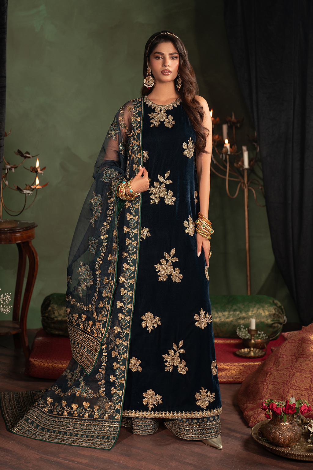 Iznik | Exclusive Velvet | IV-51 - Pakistani Designer Dress - by Iznik | Type: Ladies Clothes - 100% Original at Saira Sultan