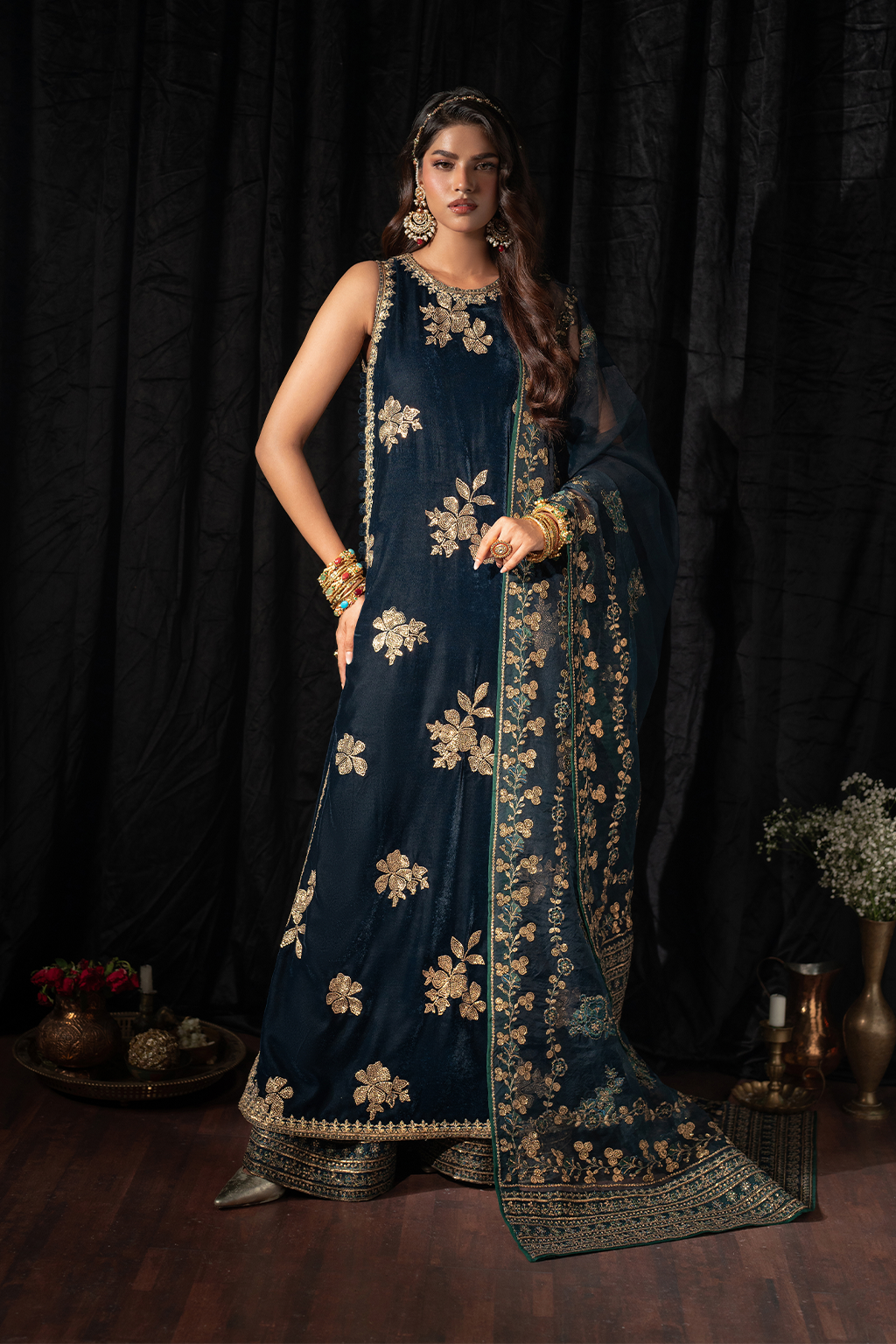 Iznik | Exclusive Velvet | IV-51 - Pakistani Designer Dress - by Iznik | Type: Ladies Clothes - 100% Original at Saira Sultan