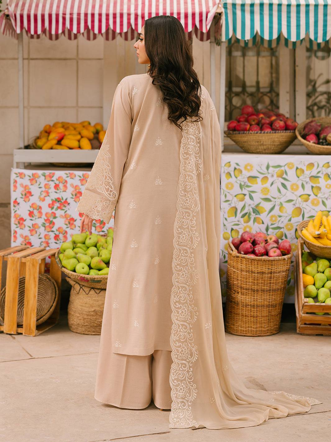 Mahnur | Mahrukh Eid Edit 24 | JADE ELEGANCE - Pakistani Designer Dress - by Mahnur | Type: Luxury - 100% Original at Saira Sultan