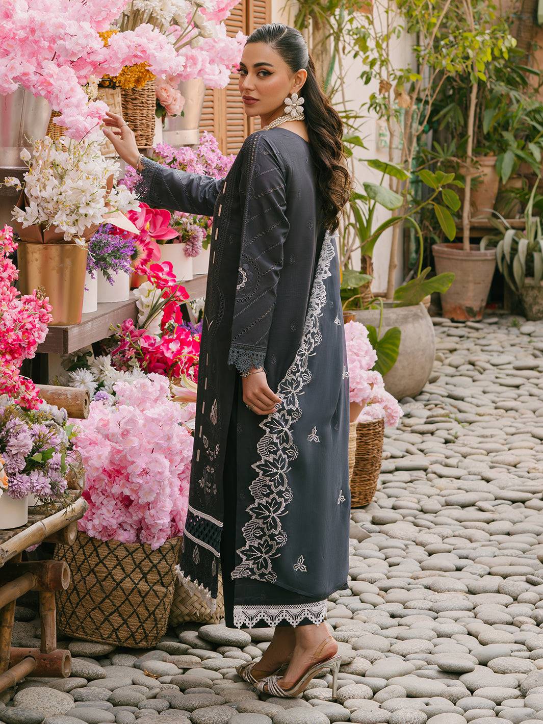 Mahnur | Mahrukh Eid Edit 24 | LEVANA - Pakistani Designer Dress - by Mahnur | Type: Luxury - 100% Original at Saira Sultan