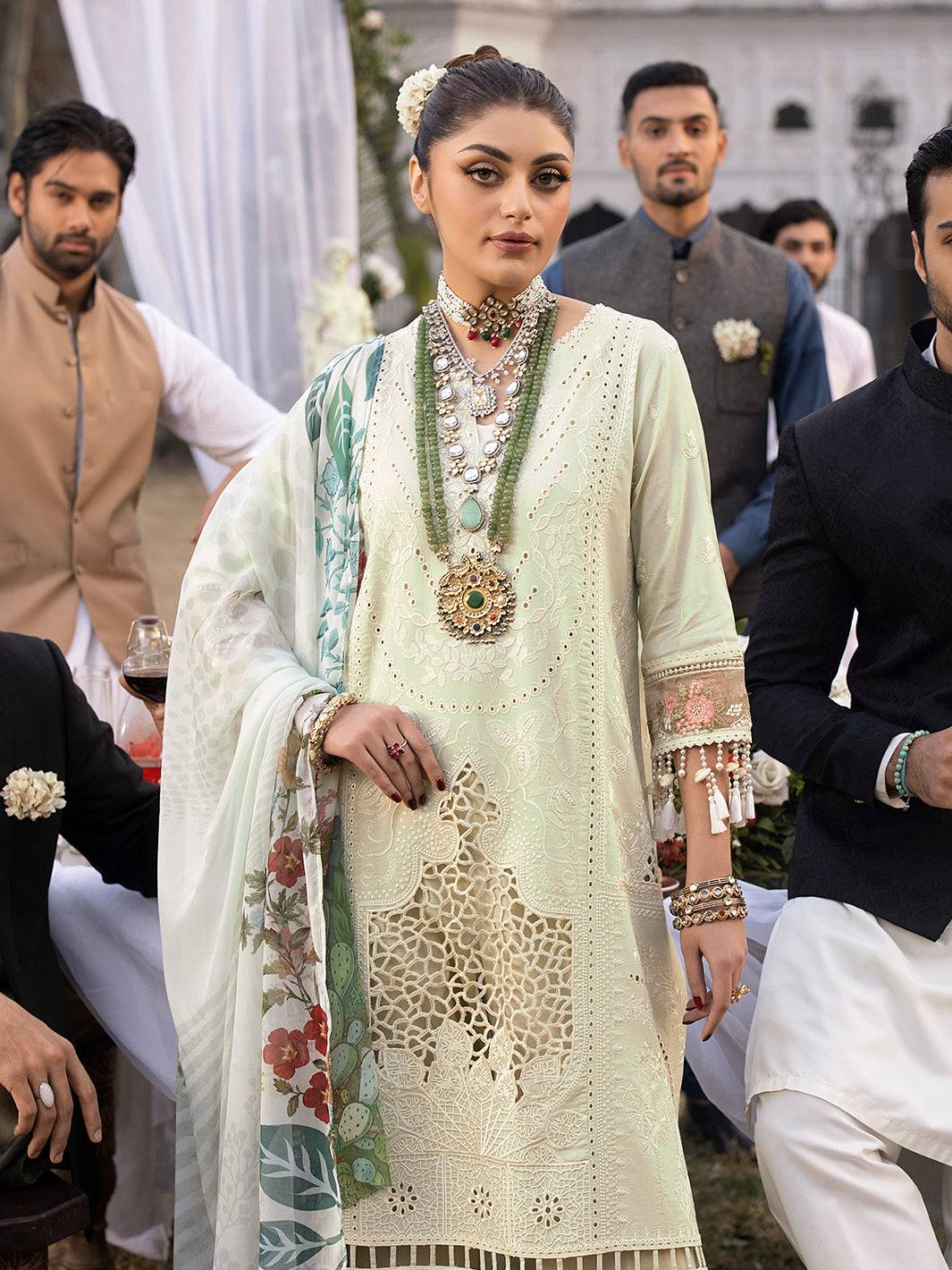Mahnur | Mahrukh Luxury Lawn 24 | LILLY - Pakistani Designer Dress - by Mahnur | Type: Luxury - 100% Original at Saira Sultan