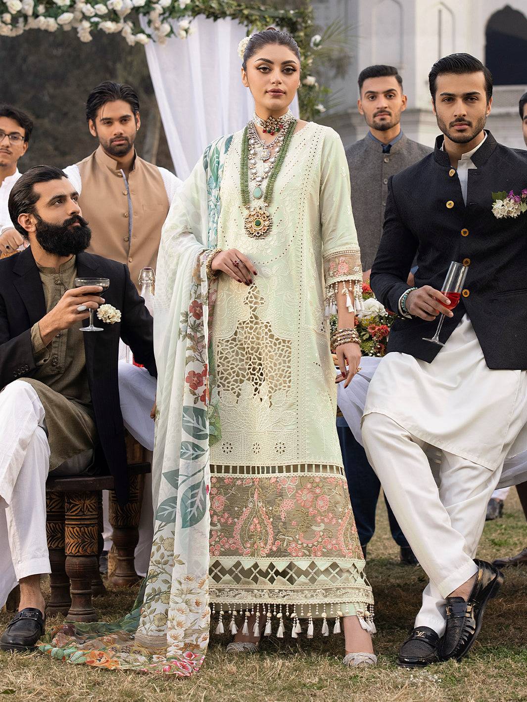 Mahnur | Mahrukh Luxury Lawn 24 | LILLY - Pakistani Designer Dress - by Mahnur | Type: Luxury - 100% Original at Saira Sultan