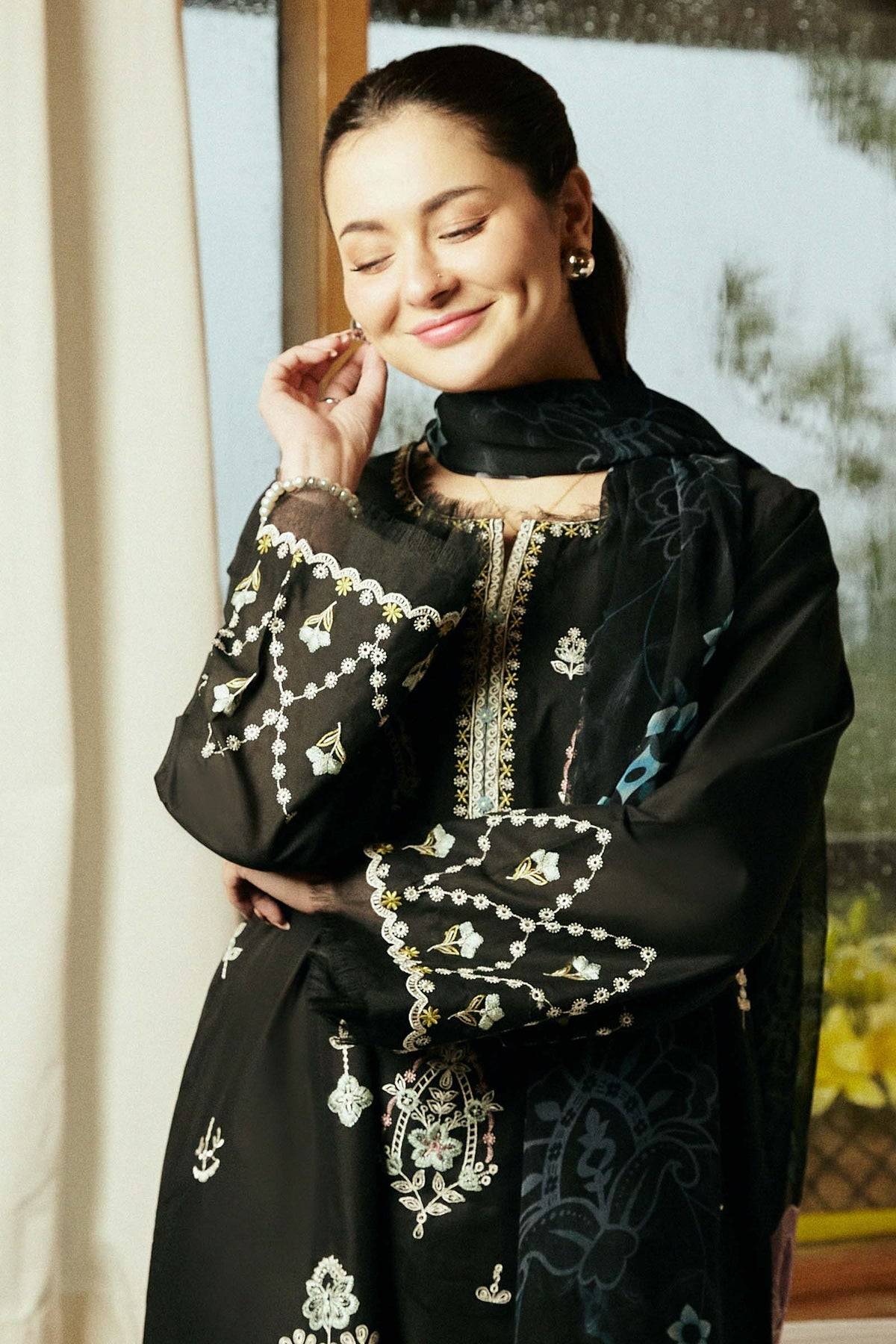 Zara Shahjahan | Coco Lawn Vol 2 | LOVENT-10A - Pakistani Designer Dress - by Zara Shahjahan | Type: Luxury - 100% Original at Saira Sultan