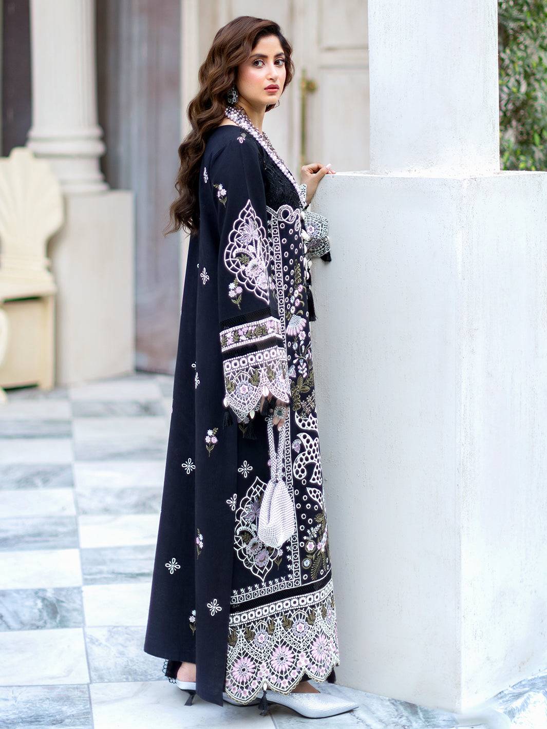 Mahnur | Sophie Luxury Lawn 25 | Lila - Pakistani Designer Dress - by Mahnur | Type: Ladies Clothes - 100% Original at Saira Sultan