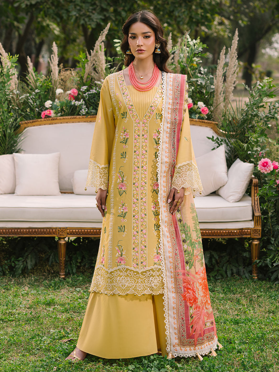 Mahnur | Dahlia Luxury Lawn 25 | Lya XS Yellow Lawn