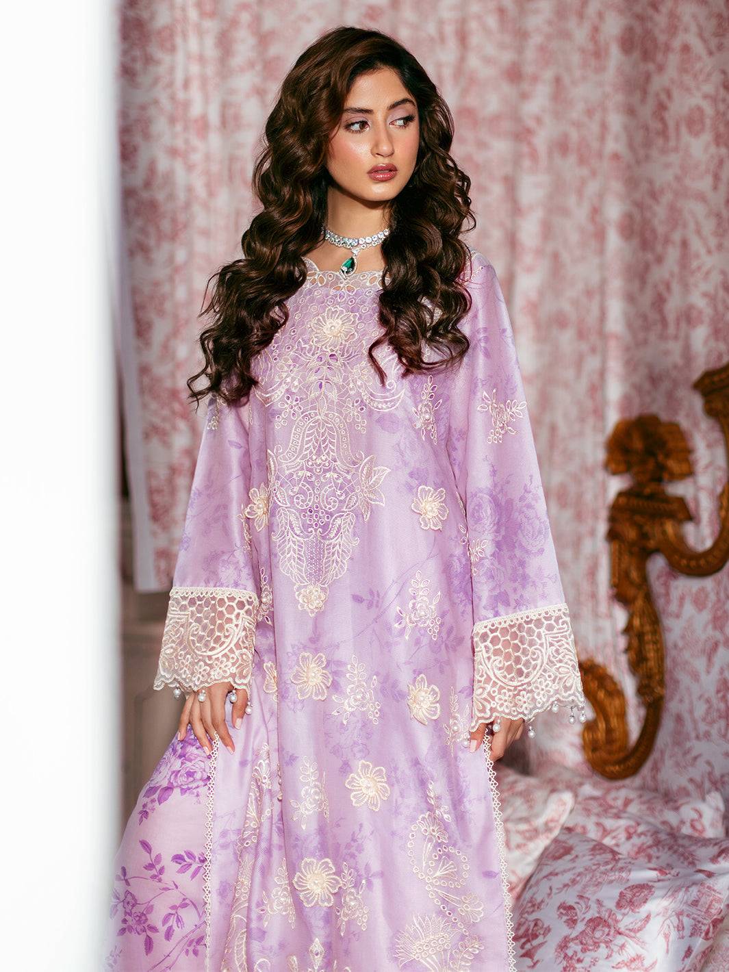 Mahnur | Sophie Luxury Lawn 25 | Lyrell - Pakistani Designer Dress - by Mahnur | Type: Ladies Clothes - 100% Original at Saira Sultan