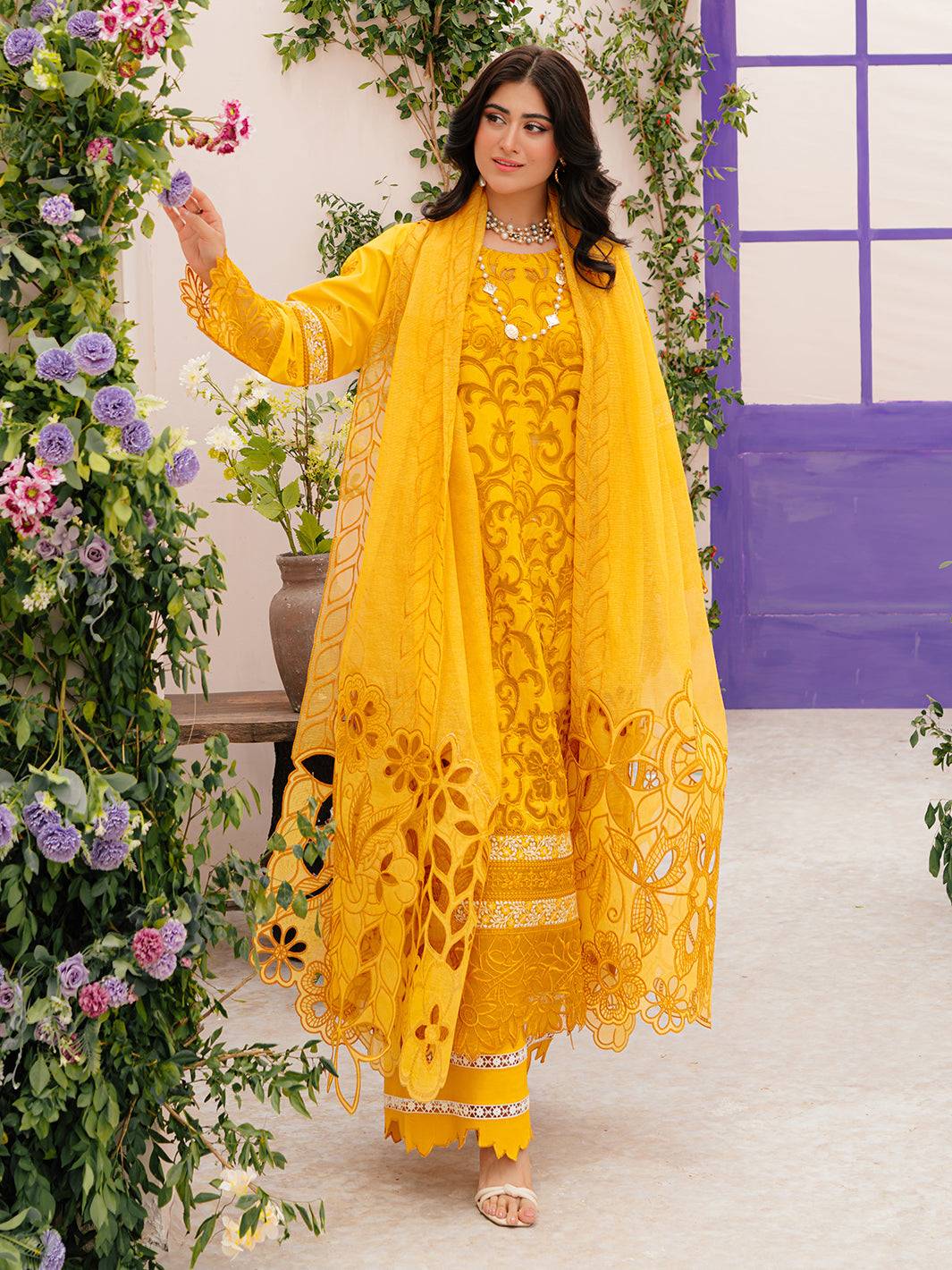 Mahnur | Allenura Luxury Lawn 24 | MERIDIAN - Pakistani Designer Dress - by Mahnur | Type: Luxury - 100% Original at Saira Sultan