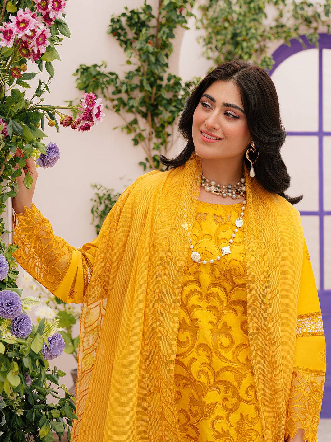 Mahnur | Allenura Luxury Lawn 24 | MERIDIAN - Pakistani Designer Dress - by Mahnur | Type: Luxury - 100% Original at Saira Sultan