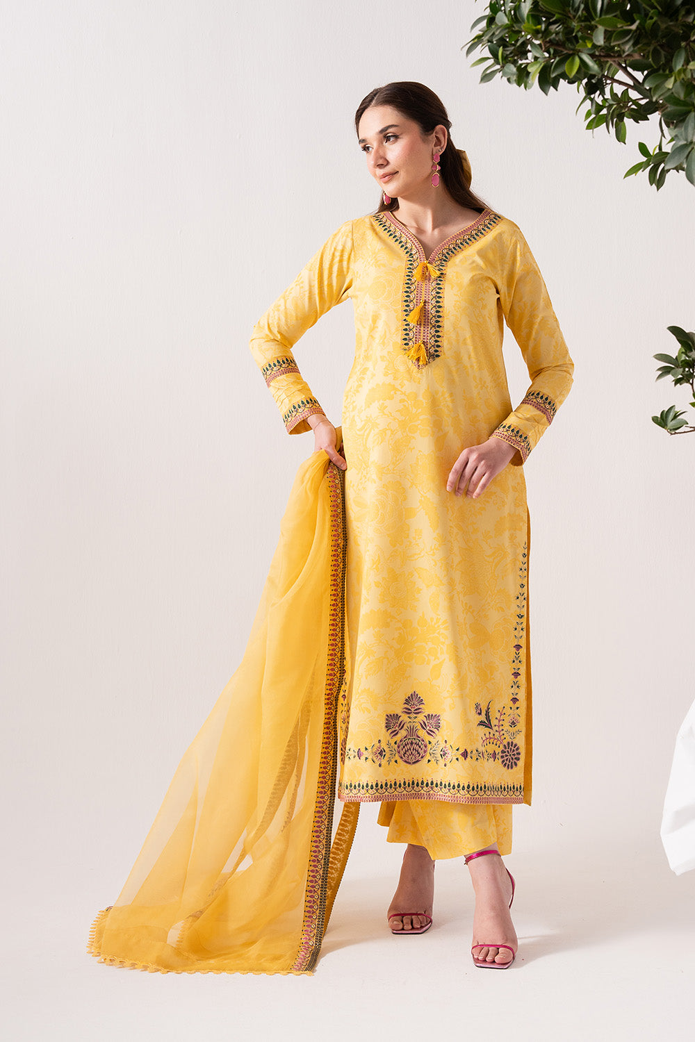Maryum N Maria | Zuhur 25 | AMAIRS XS Pale Yellow Lawn