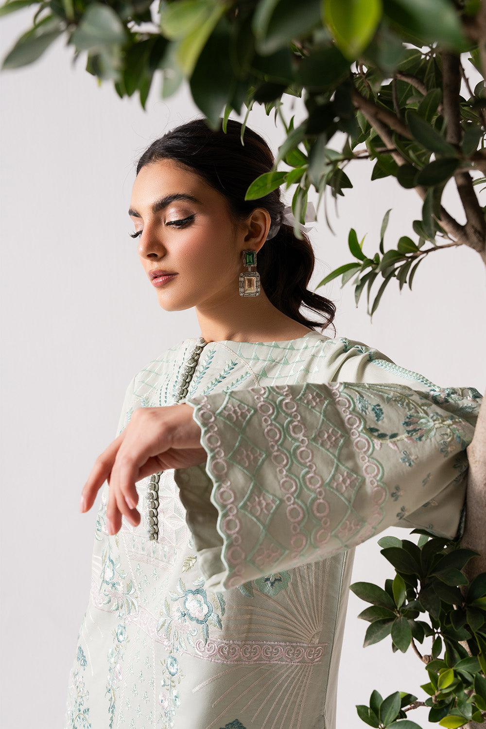 Maryum N Maria | Zuhur 25 | MERAKI L Gray Lawn