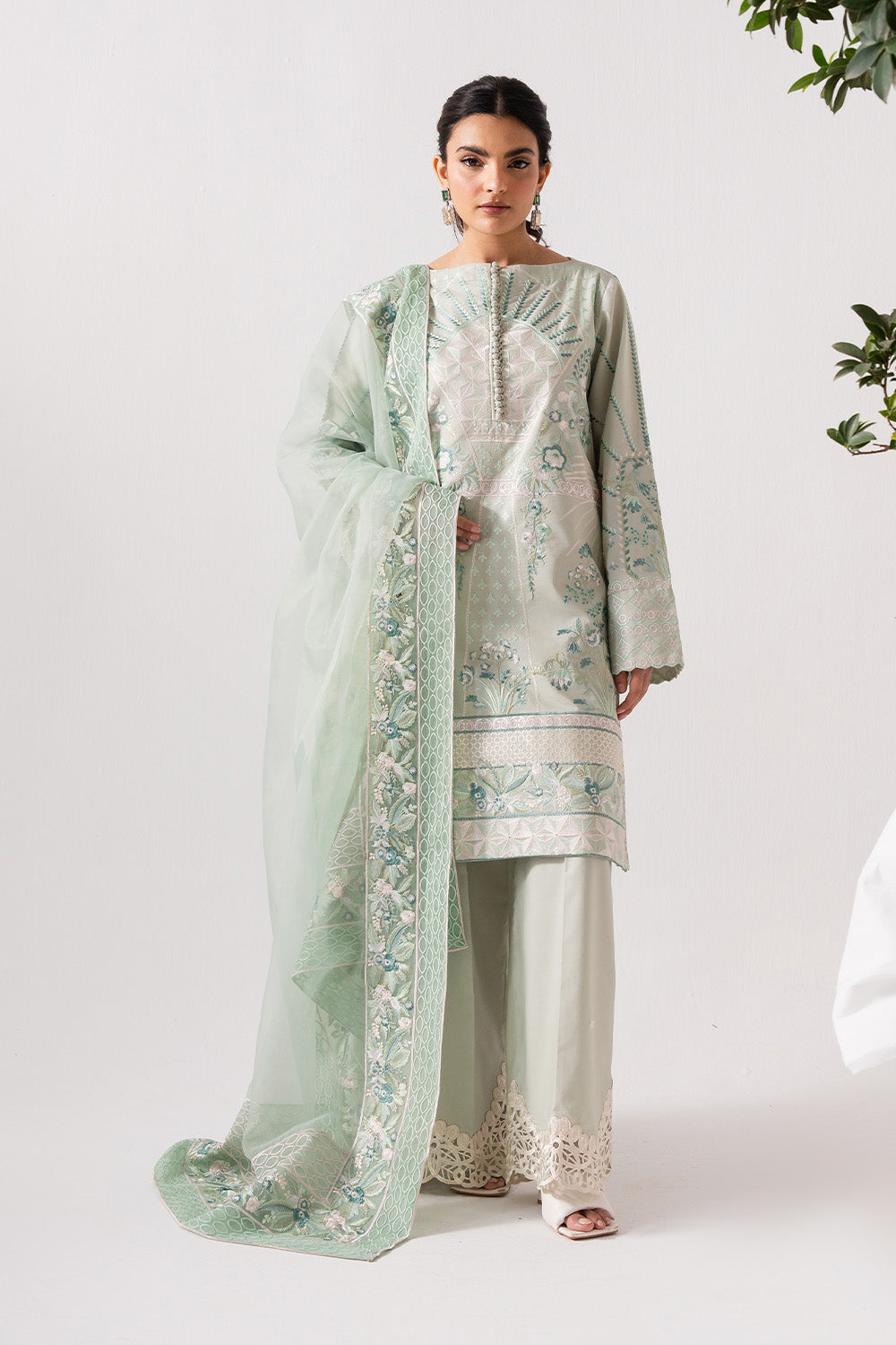 Maryum N Maria | Zuhur 25 | MERAKI XS Gray Lawn