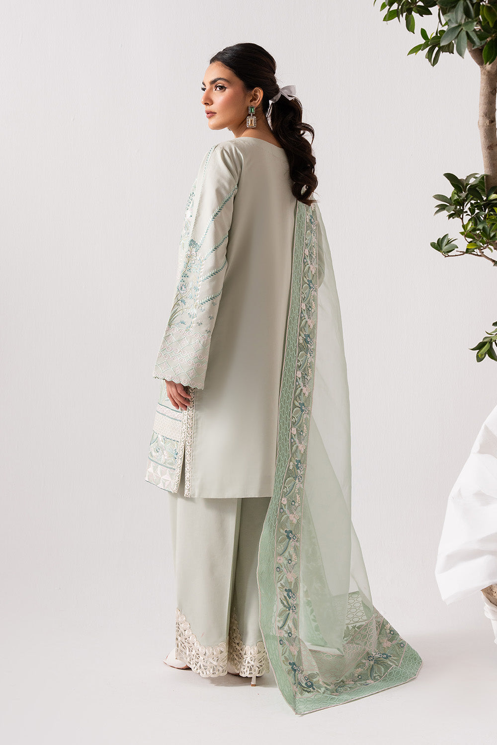 Maryum N Maria | Zuhur 25 | MERAKI XS Gray Lawn