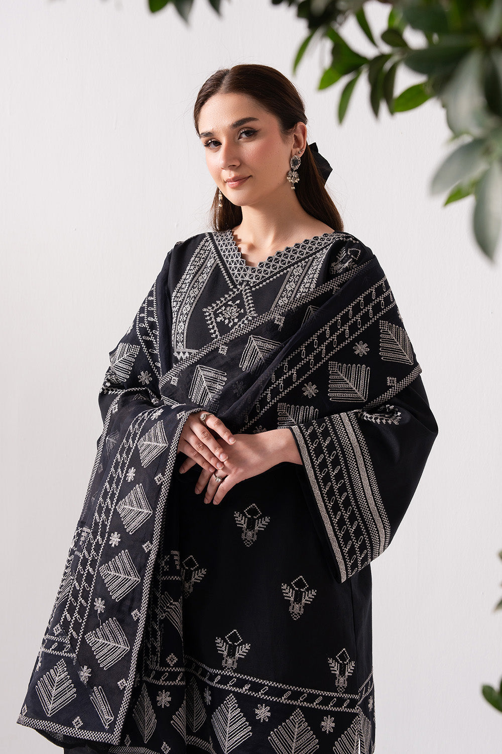 Maryum N Maria | Zuhur 25 | KAIROS L Black Lawn