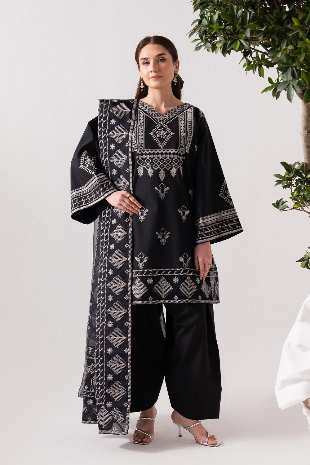 Maryum N Maria | Zuhur 25 | KAIROS XS Black Lawn