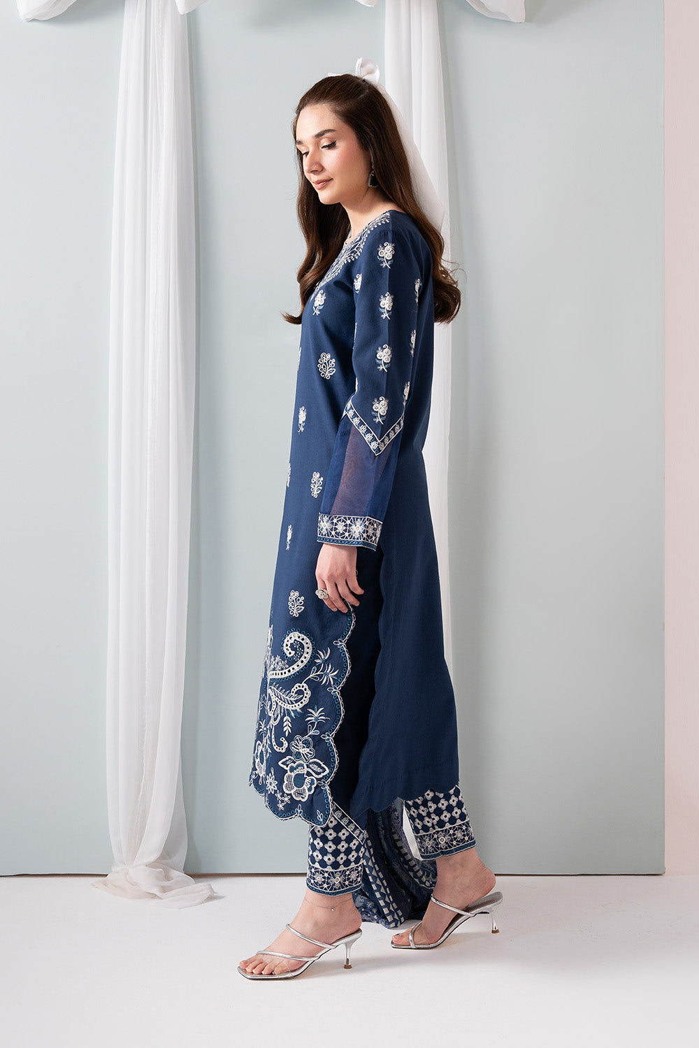 Maryum N Maria | Zuhur 25 | ZAHARI M Navy Blue Lawn