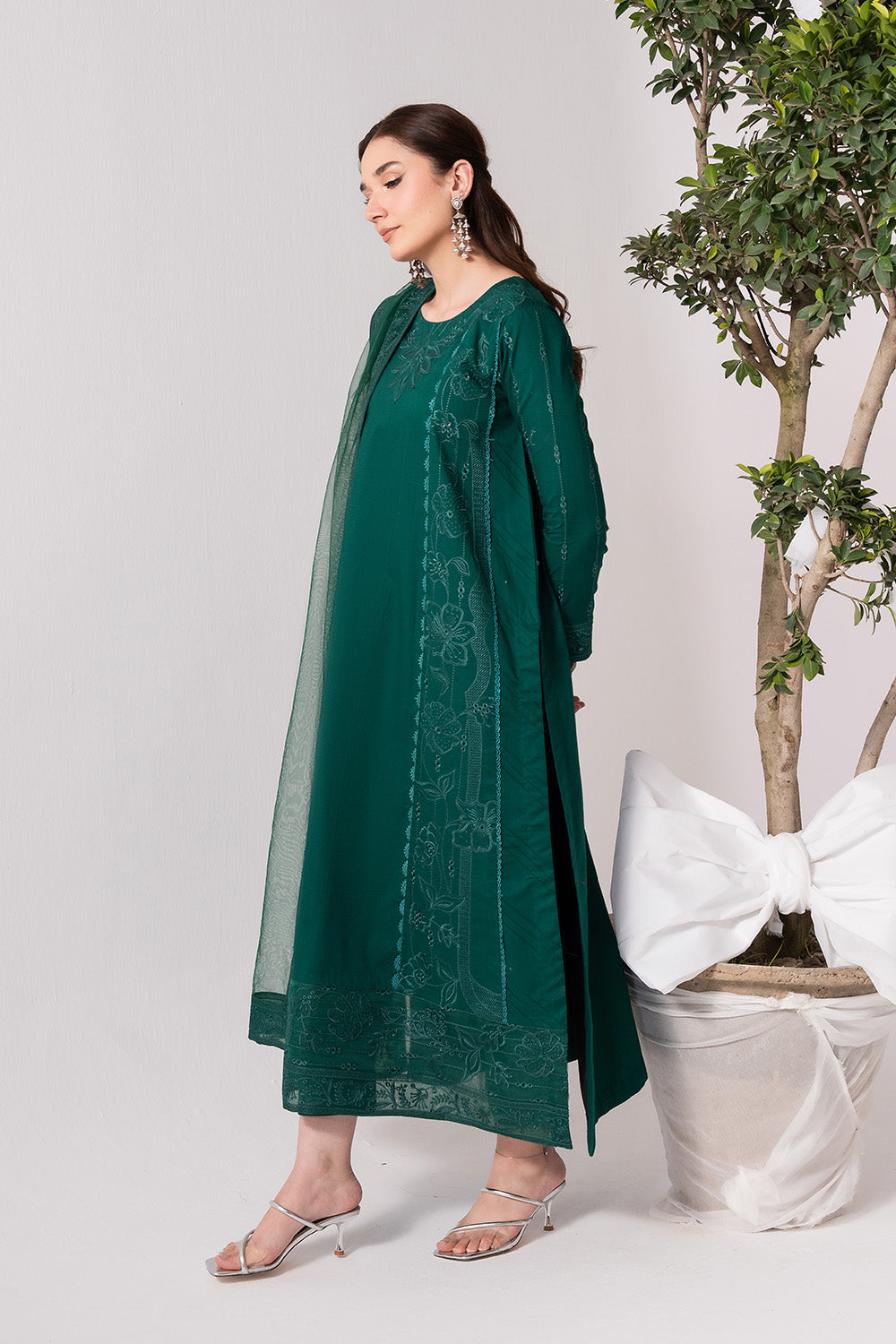 Maryum N Maria | Zuhur 25 | ZURI M Teal Green Lawn