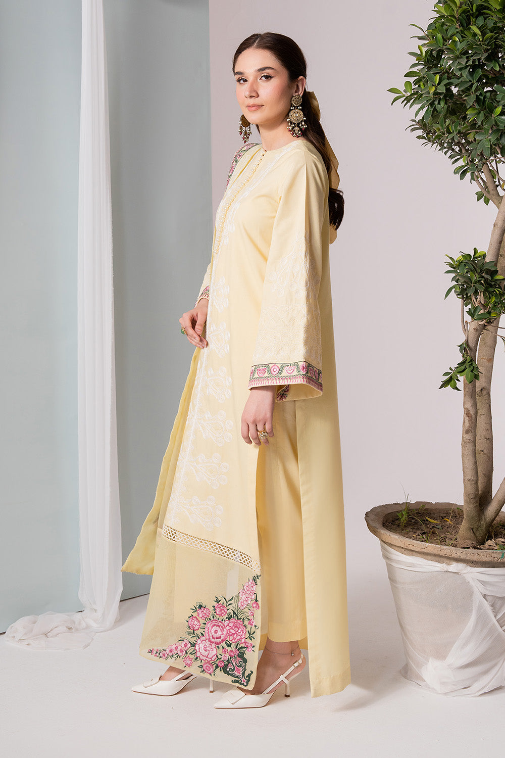 Maryum N Maria | Zuhur 25 | ELLA XS Pastel Yellow Lawn