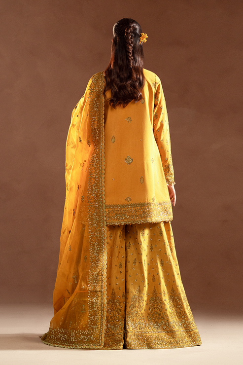 Emaan Adeel | Selene Formals | VELORIA XS Pale Yellow Korean Raw Silk