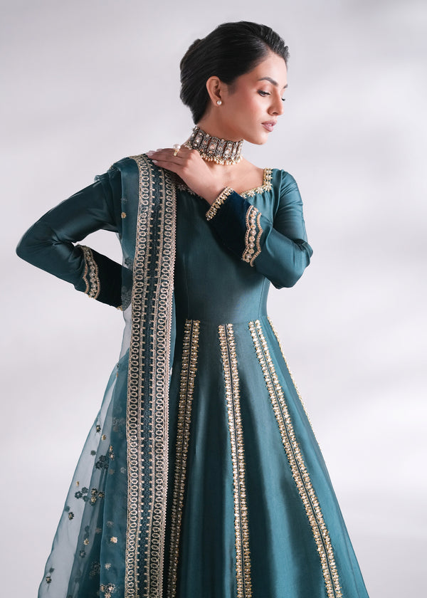 Mehak Yaqoob | Enchante The Luxe Edit | Zircone L Zinc Pure Sheesha Silk