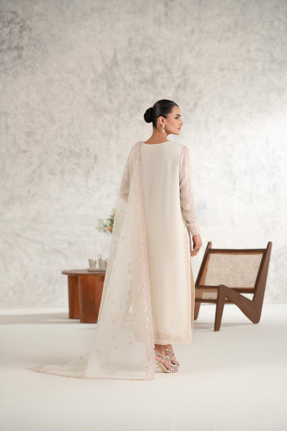 Akbar Aslam | Formal Pret | Mehr XS Off White Chiffon