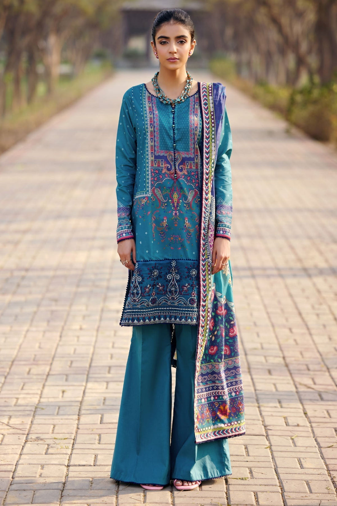 Motifz | Umang Lawn | 3556-SENA XS Teal Lawn