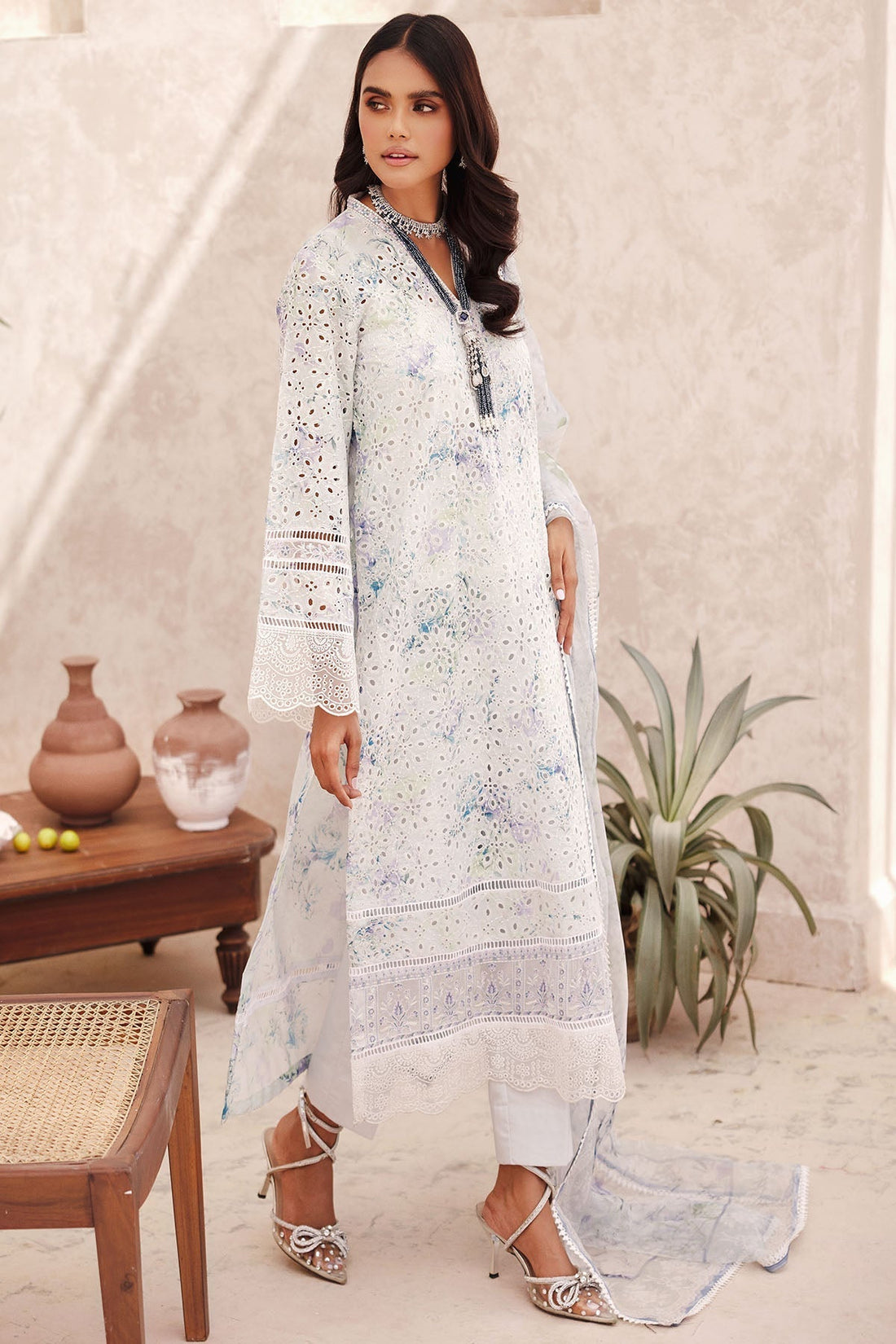 Motifz | Premium Lawn 25 | 3736-LUCIA XS White Lawn