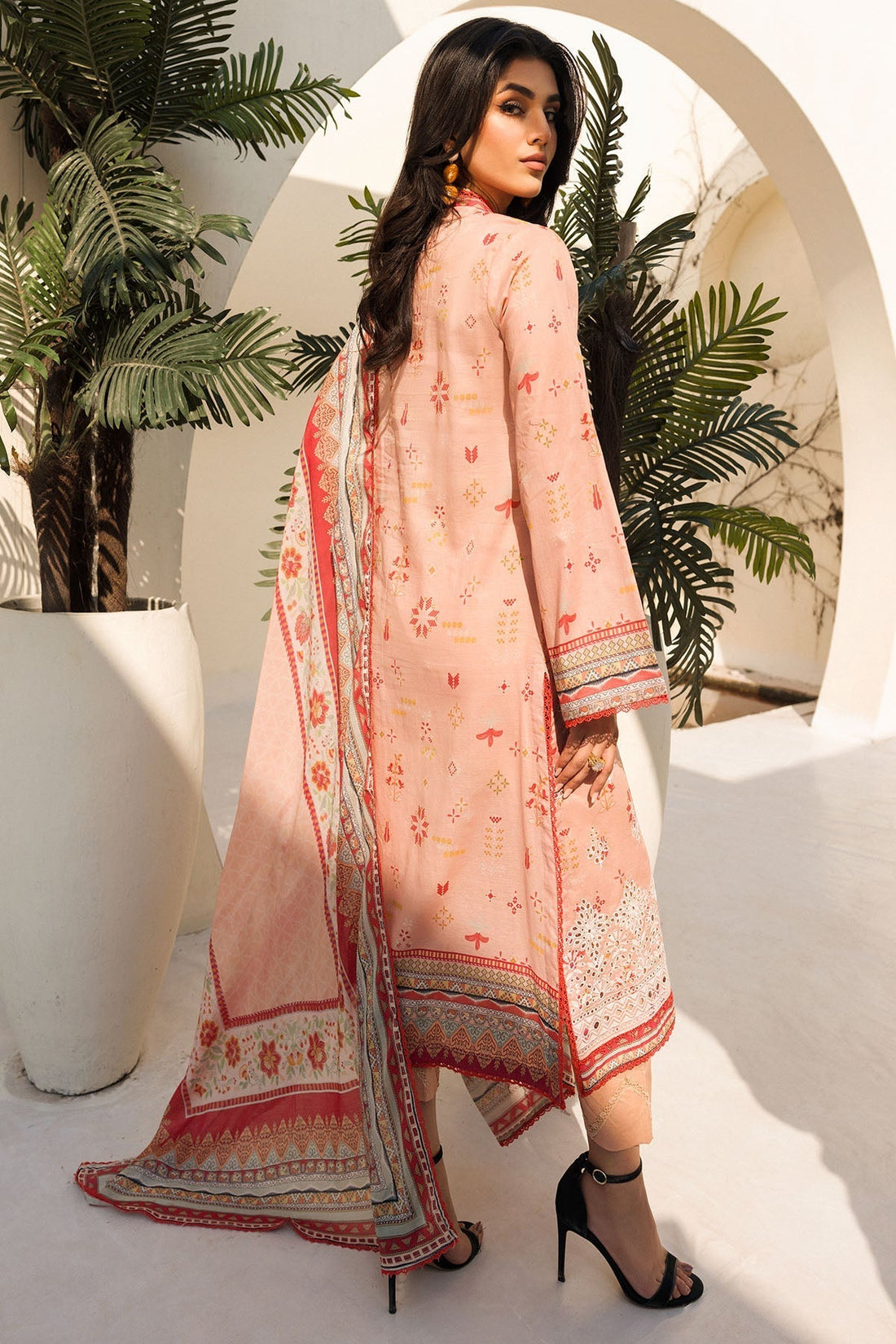 Motifz | Umang Lawn | 4639-NEELKAMAL XS Pale Peach Lawn