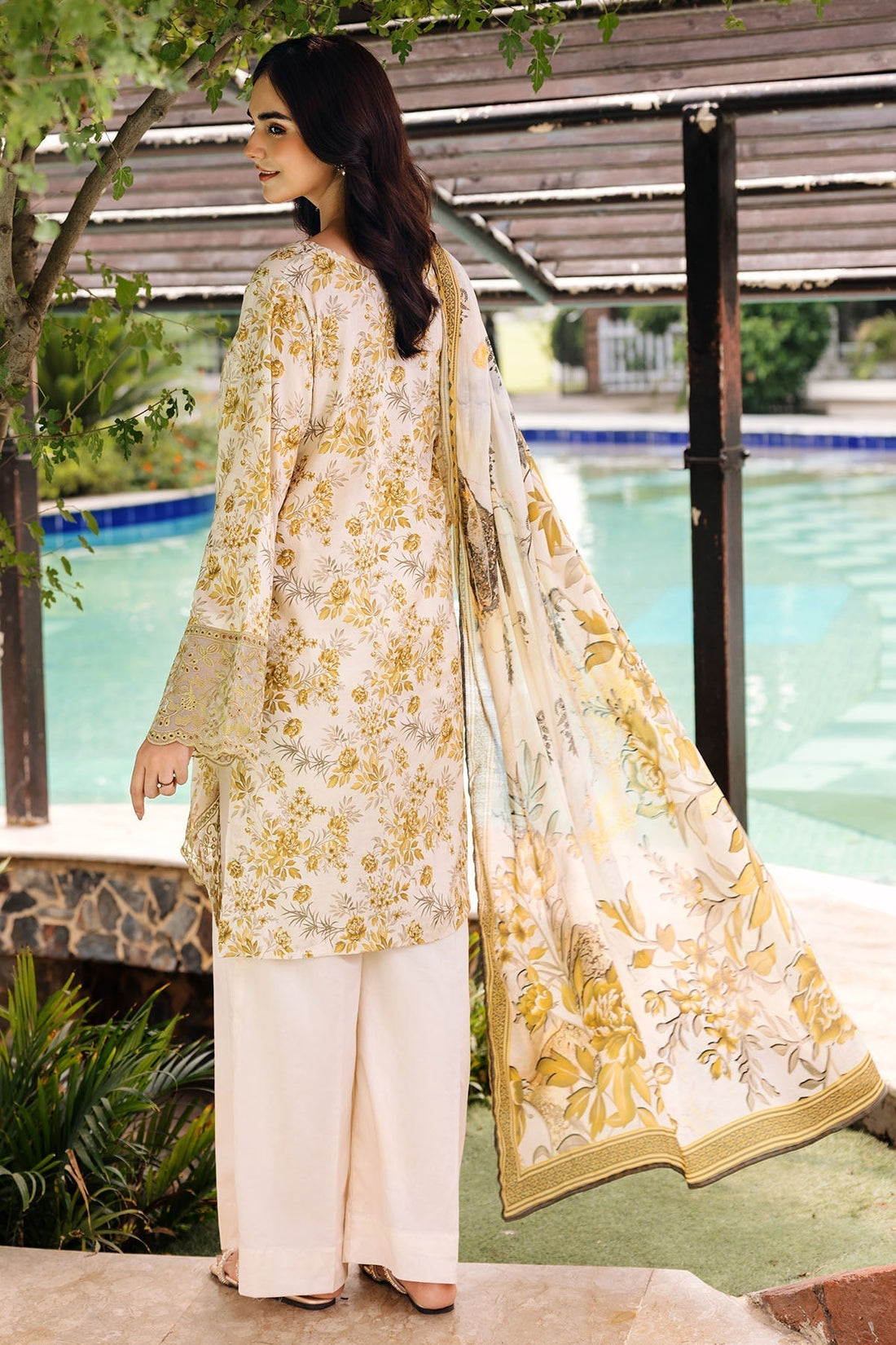 Motifz | Umang Lawn | 4898-SOFIA XS Off White Lawn