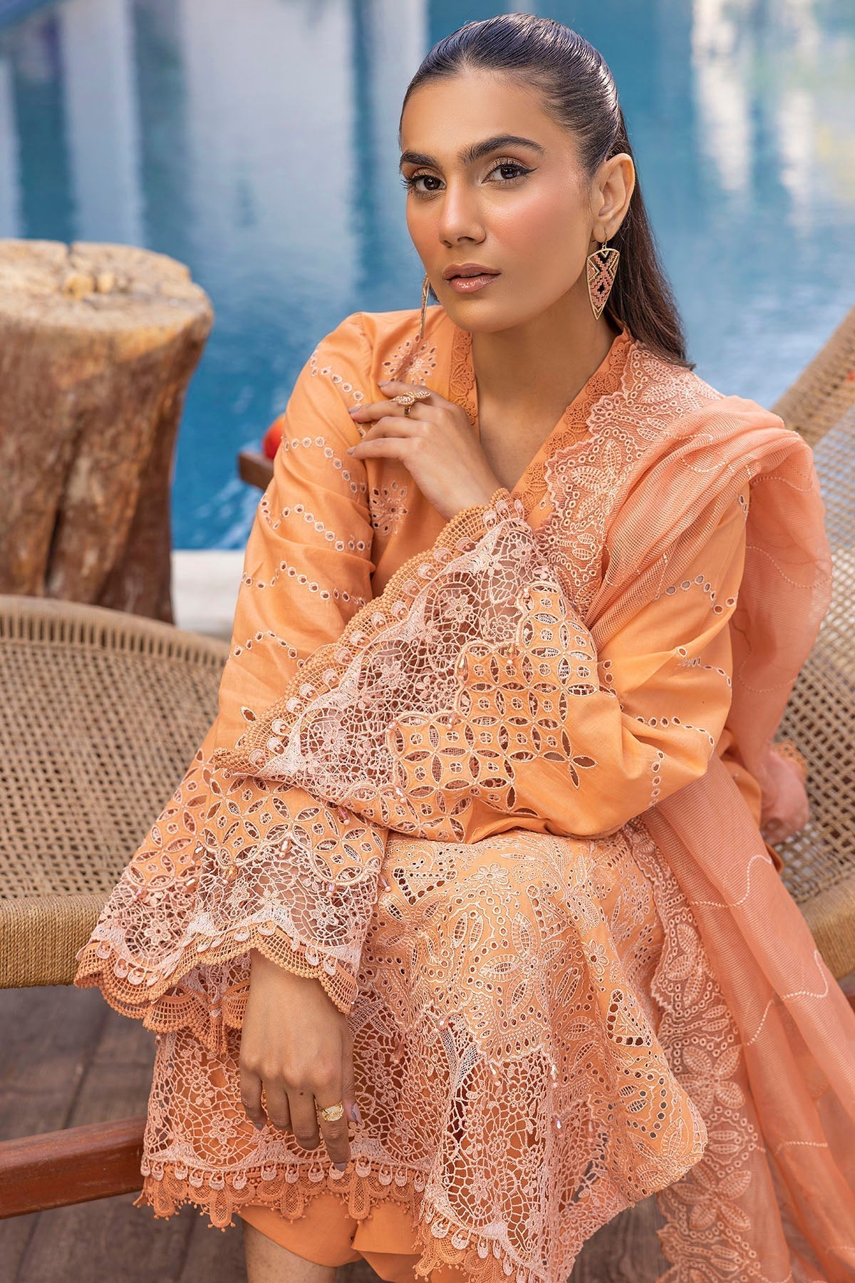Motifz | Premium Lawn 25 | 5315-CORINNE XL Peach Lawn