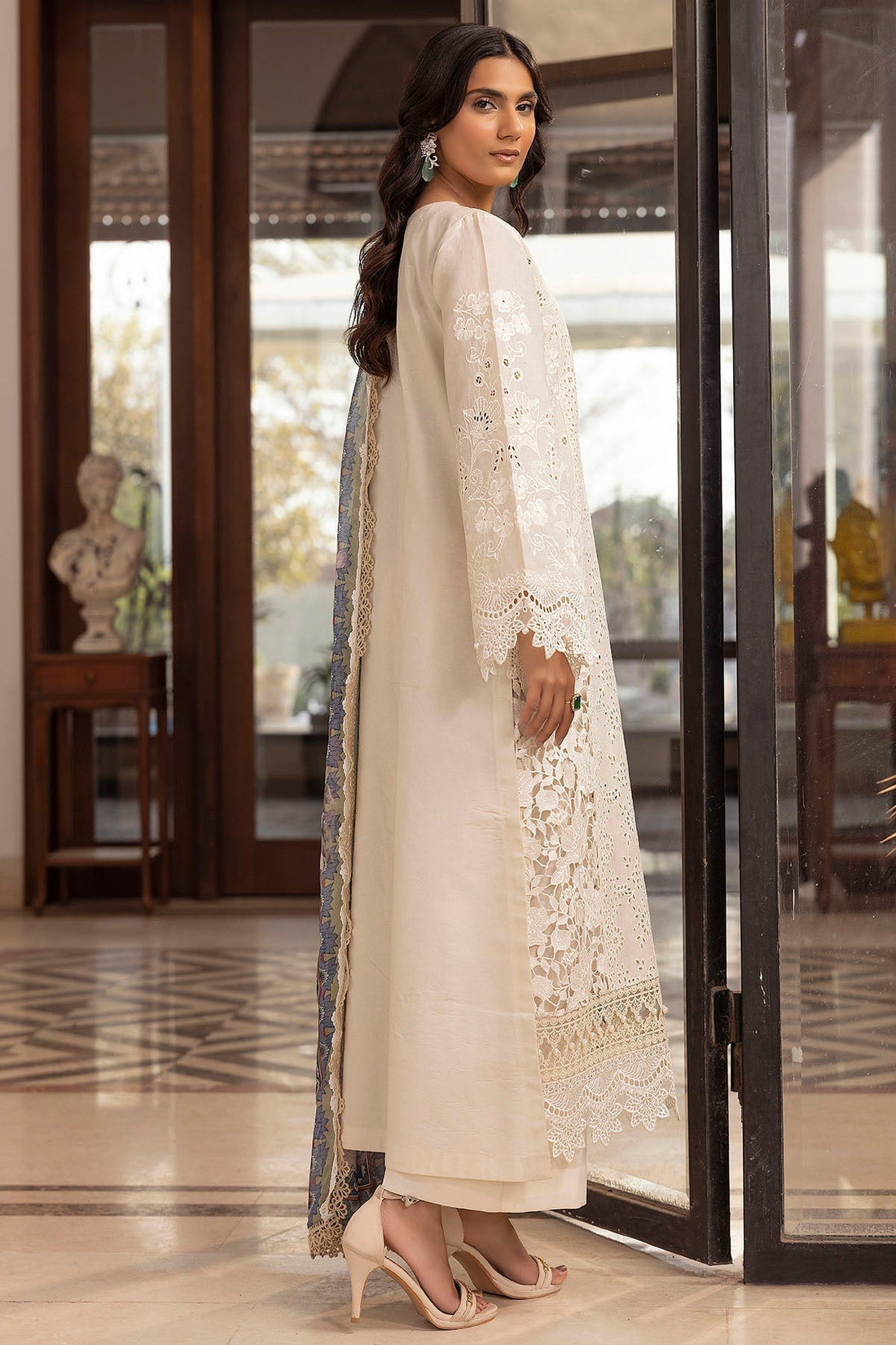 Motifz | Premium Lawn 25 | 5324-SIDONIE XS Off White Lawn