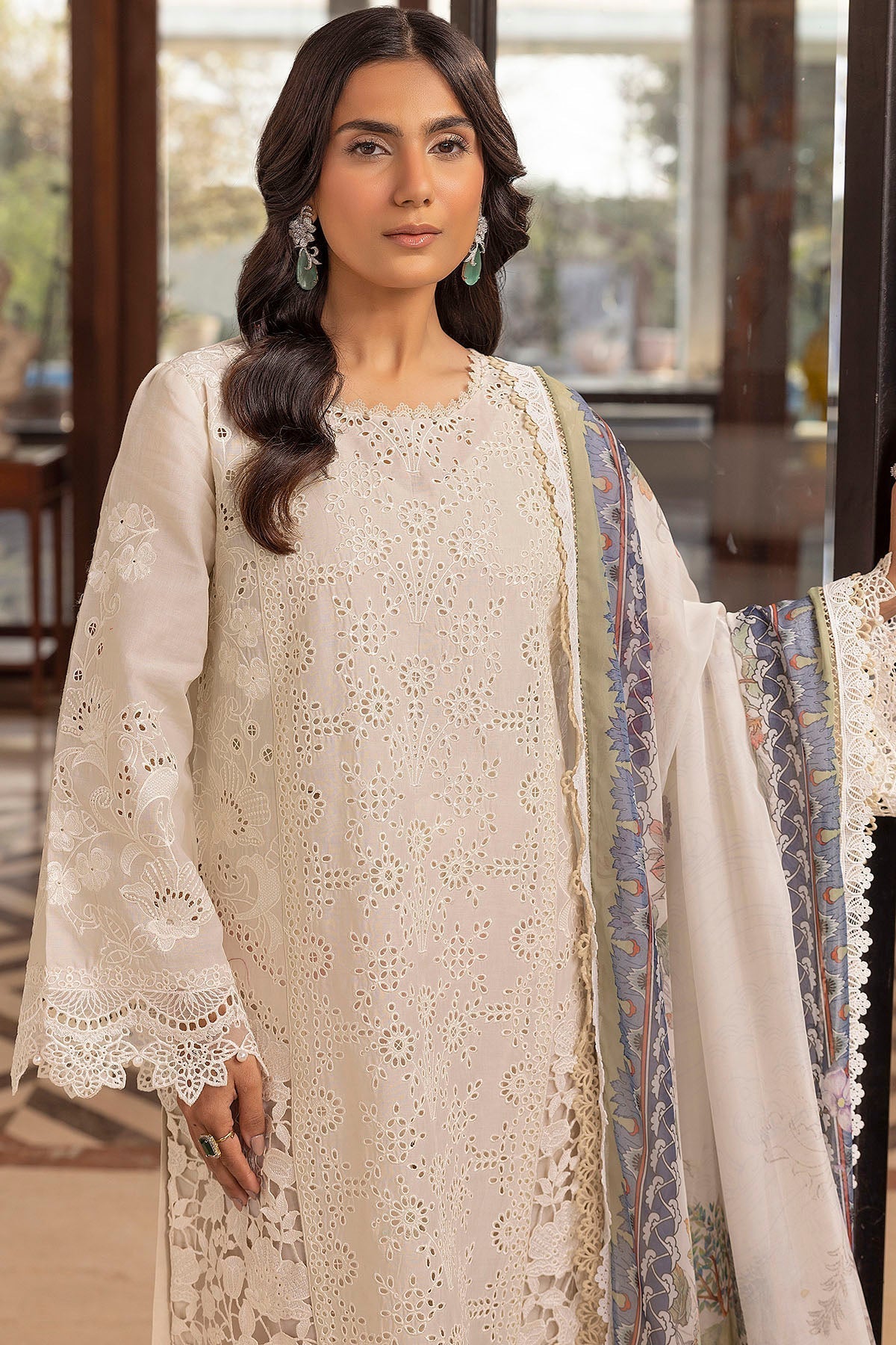 Motifz | Premium Lawn 25 | 5324-SIDONIE M Off White Lawn