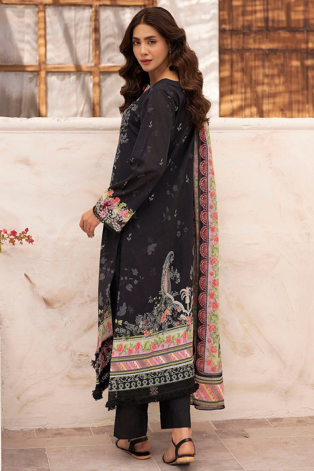 Motifz | Umang Lawn | 5413-YAREN XS Black Lawn