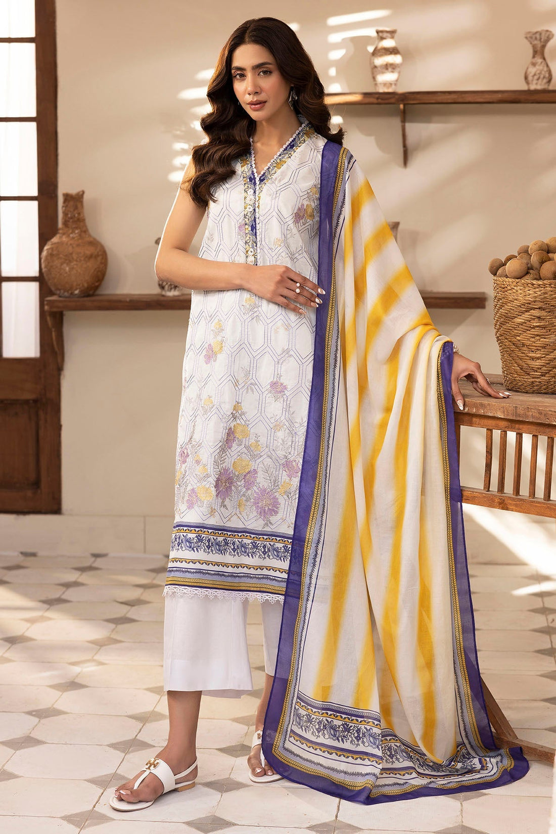 Motifz | Umang Lawn | 5422-MABEL XS Off White Lawn