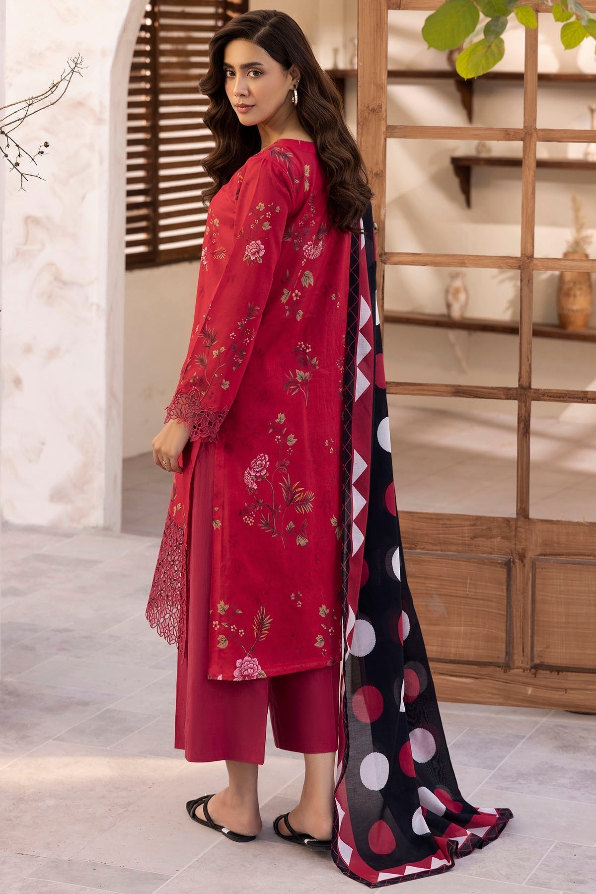Motifz | Umang Lawn | 5466-SAGE S Red Lawn