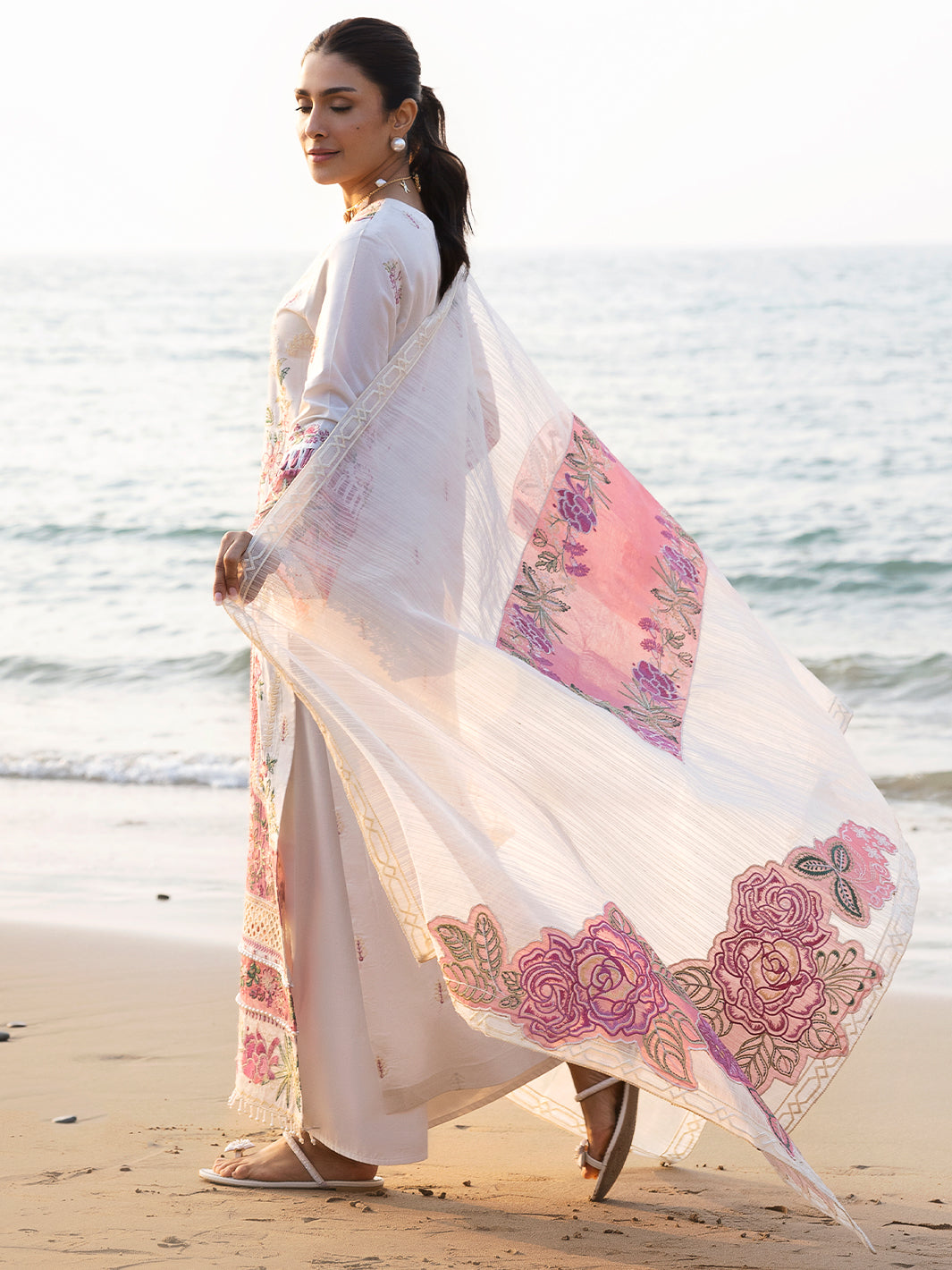 Mahnur | Sirena Luxury Lawn 25 | Magnolia XL Off White Lawn