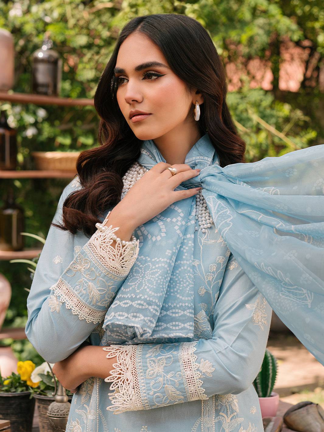 Mahnur | Masakali Luxury Lawn 24 | MK 02 - A - Pakistani Designer Dress - by Mahnur | Type: Luxury - 100% Original at Saira Sultan