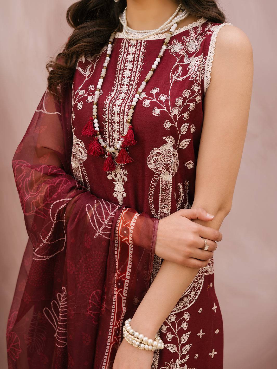 Mahnur | Masakali Luxury Lawn 24 | MK 02 - B - Pakistani Designer Dress - by Mahnur | Type: Luxury - 100% Original at Saira Sultan