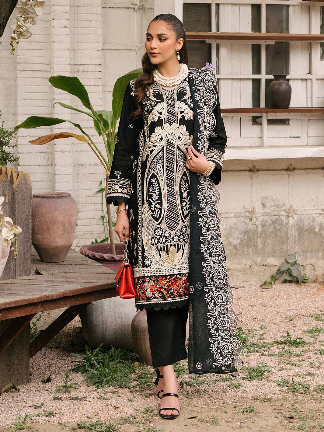 Mahnur | Masakali Luxury Lawn 24 | MK 04 - A - Pakistani Designer Dress - by Mahnur | Type: Luxury - 100% Original at Saira Sultan