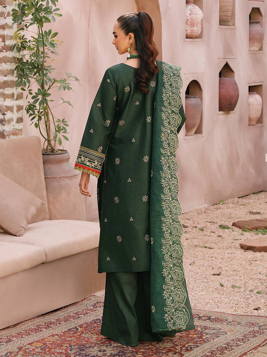 Mahnur | Masakali Luxury Lawn 24 | MK 04 - B - Pakistani Designer Dress - by Mahnur | Type: Luxury - 100% Original at Saira Sultan