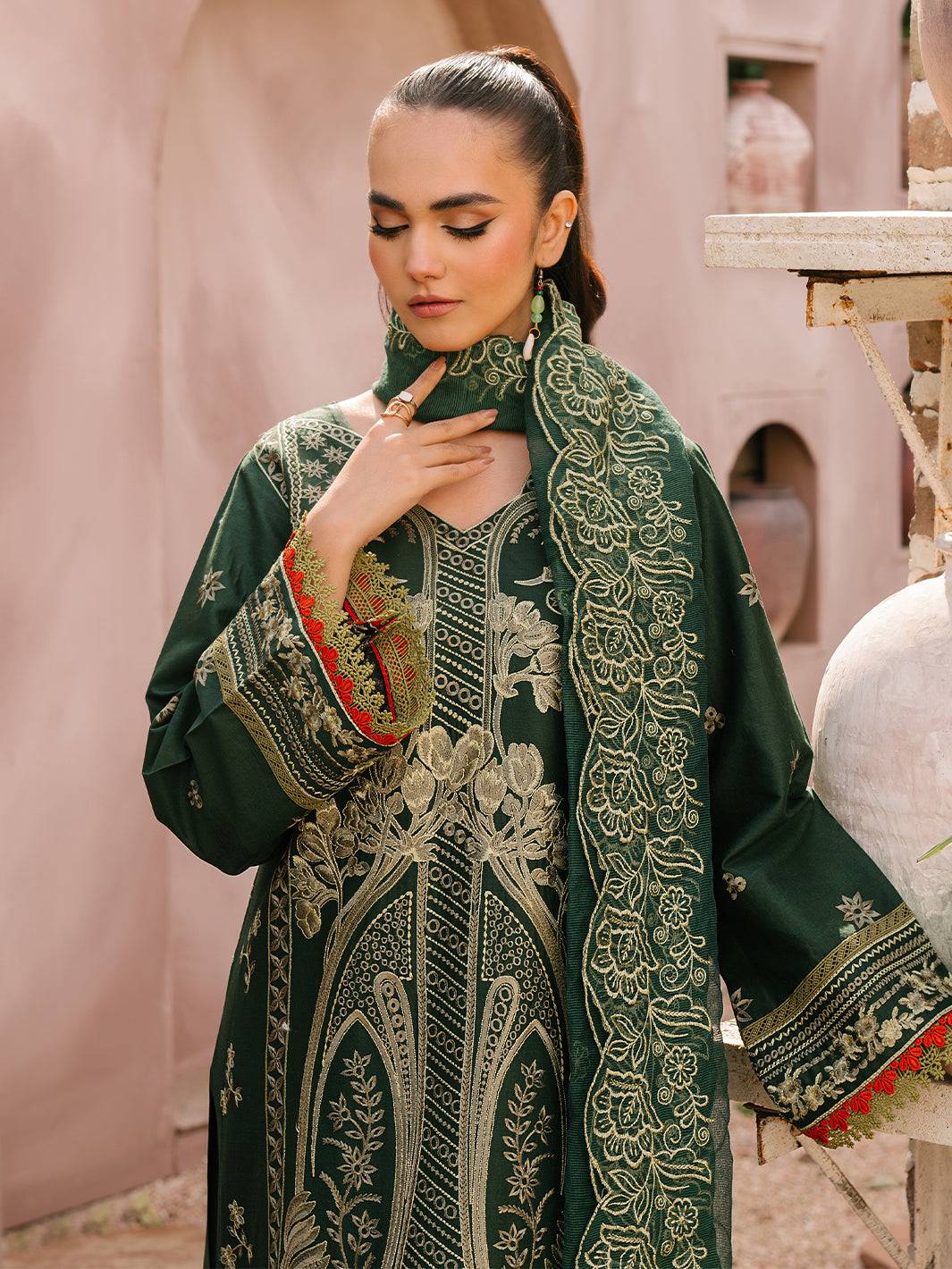 Mahnur | Masakali Luxury Lawn 24 | MK 04 - B - Pakistani Designer Dress - by Mahnur | Type: Luxury - 100% Original at Saira Sultan