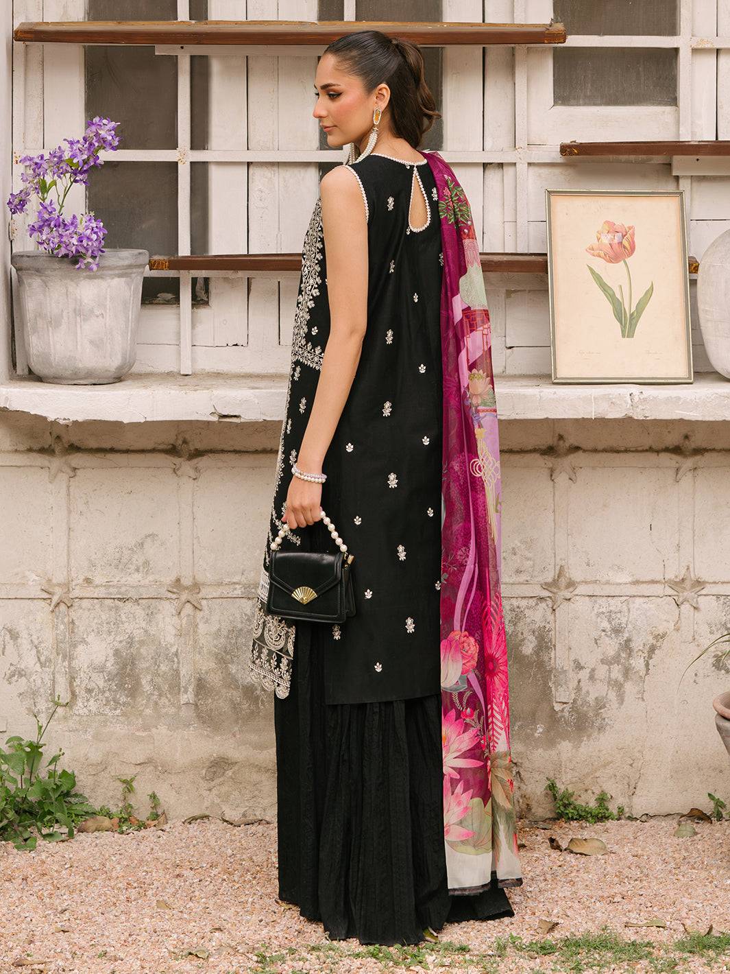 Mahnur | Masakali Luxury Lawn 24 | MK 05 - A - Pakistani Designer Dress - by Mahnur | Type: Luxury - 100% Original at Saira Sultan