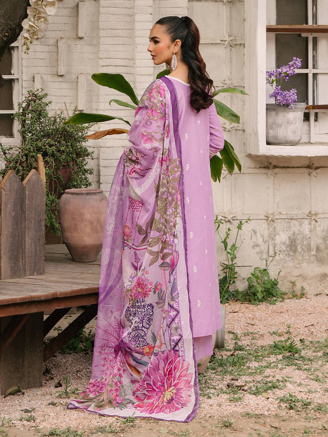 Mahnur | Masakali Luxury Lawn 24 | MK 05 - B - Pakistani Designer Dress - by Mahnur | Type: Luxury - 100% Original at Saira Sultan