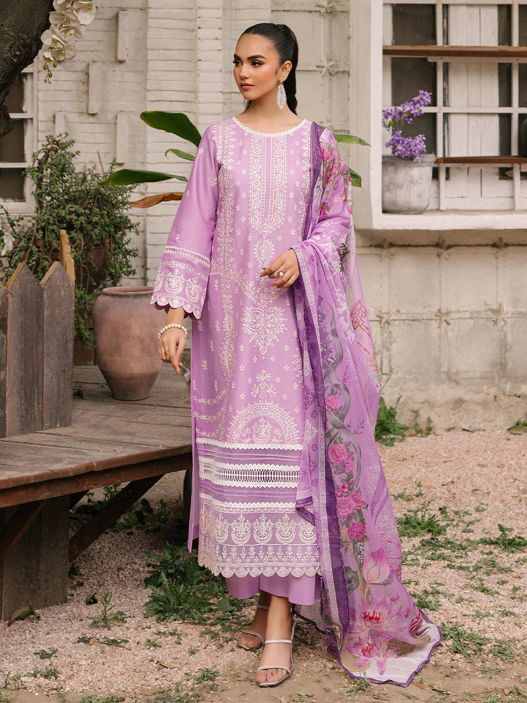 Mahnur | Masakali Luxury Lawn 24 | MK 05 - B - Pakistani Designer Dress - by Mahnur | Type: Luxury - 100% Original at Saira Sultan