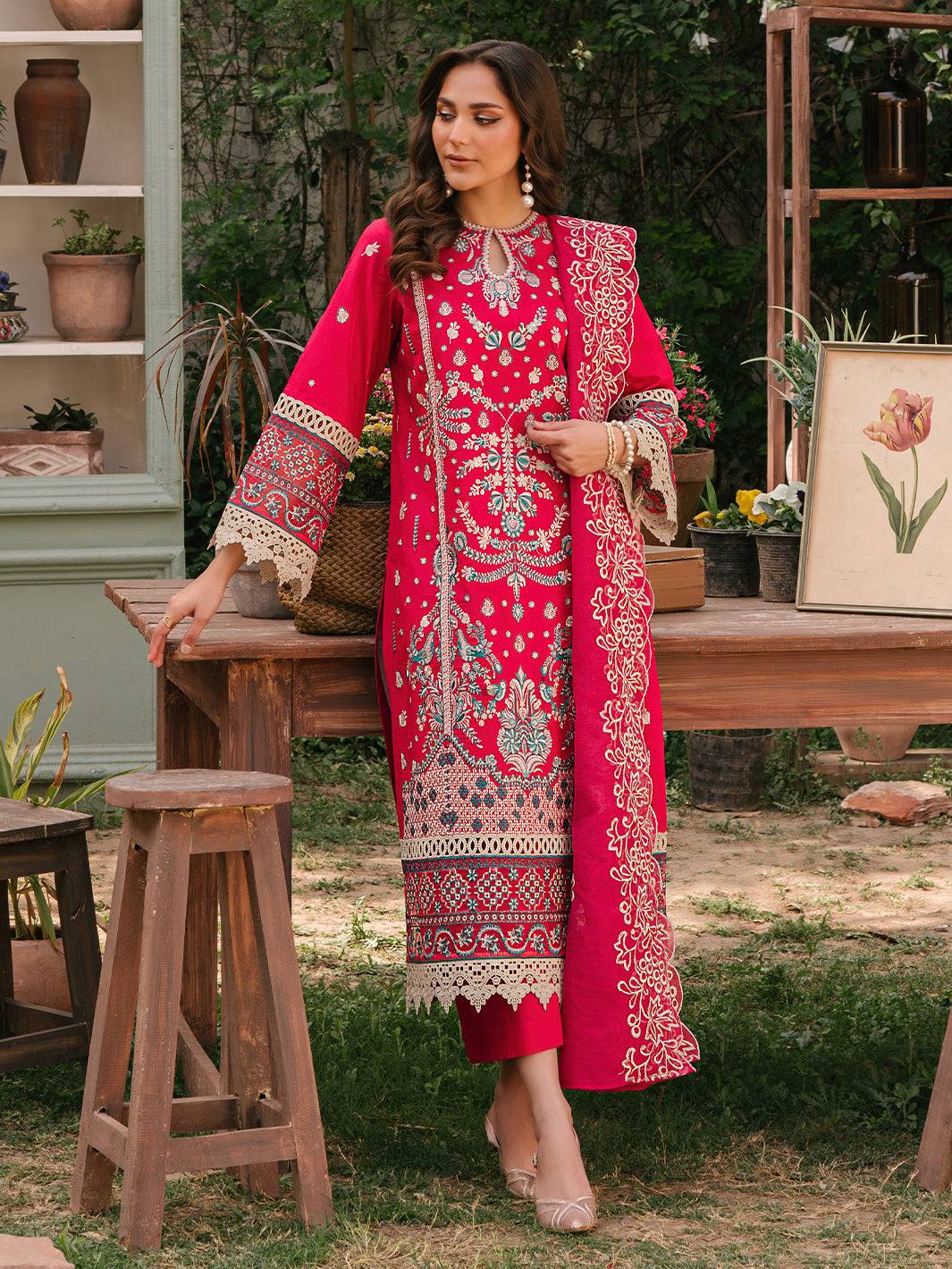 Mahnur | Masakali Luxury Lawn 24 | MK 06 - B - Pakistani Designer Dress - by Mahnur | Type: Luxury - 100% Original at Saira Sultan
