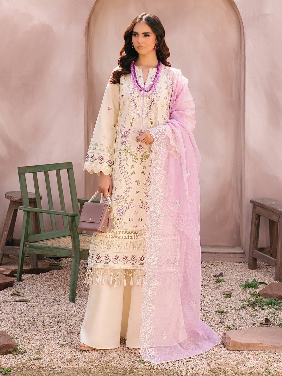 Mahnur | Masakali Luxury Lawn 24 | MK 01 - B - Pakistani Designer Dress - by Mahnur | Type: Luxury - 100% Original at Saira Sultan