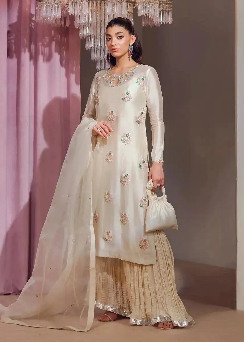 Mahum Asad | Forever and Ever Formals | Goddess - Pakistani Designer Dress - by Mahum Asad | Type: Formal - 100% Original at Saira Sultan