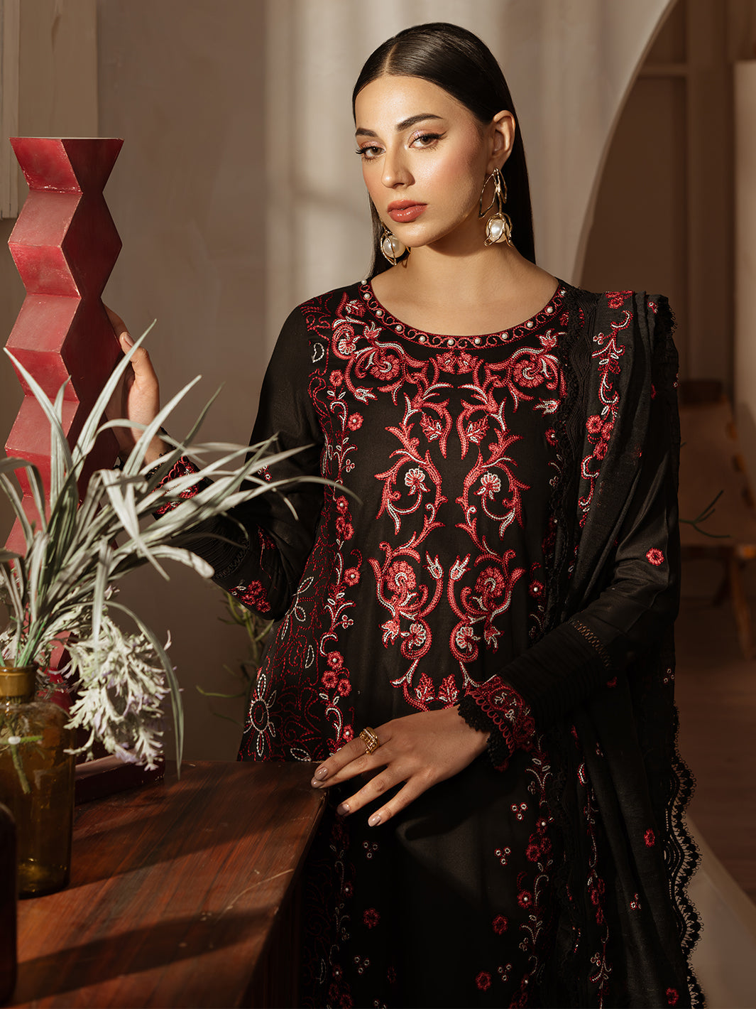 Mahnur | Florence Luxury Lawn 25 | MEHARMAH M Black Lawn