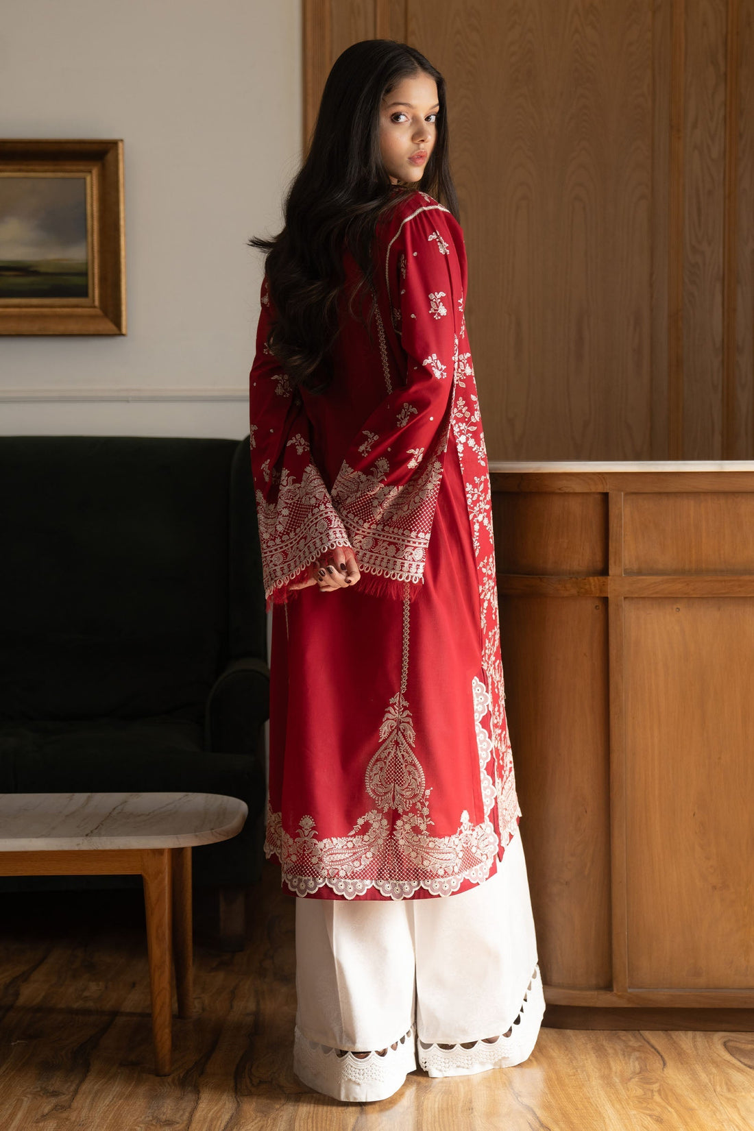 Zara Shahjahan | Satori 25 | Mei-8A XS Red Lawn
